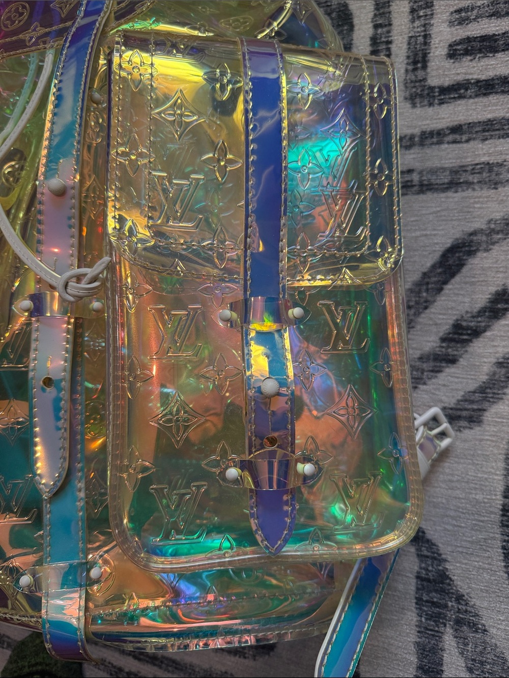 Louis Vuitton Holographic Iridescent Christopher GM Backpack - Clear Prism Shine - Picture 3 of 6